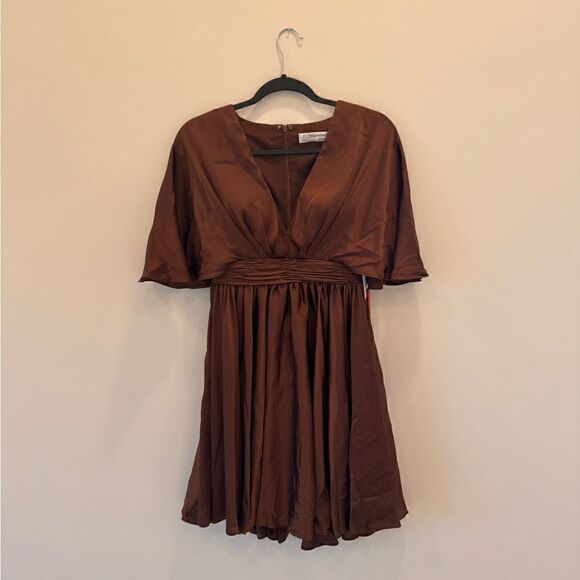 SATIN FLOWY CAPE SLEEVE MINI DRESS - Picture 4 of 10